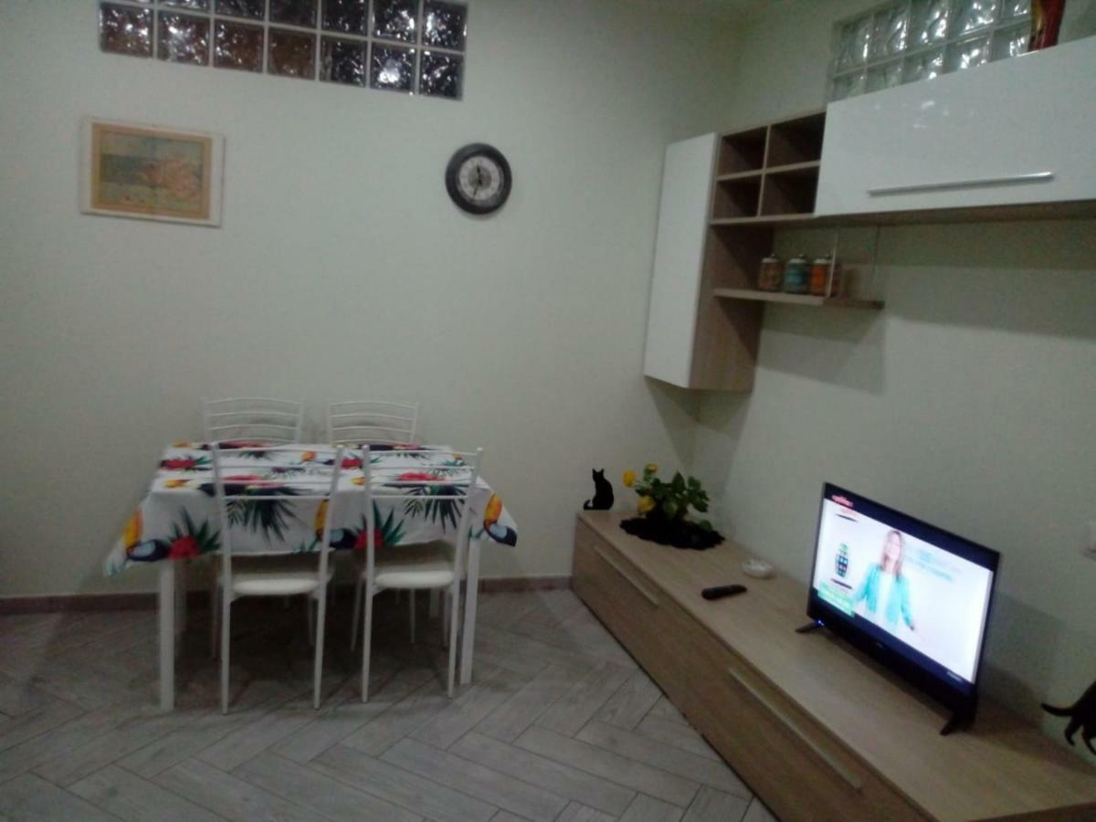 Appartamento In Seminterrato Zannone ซาบาอูเดีย ภายนอก รูปภาพ